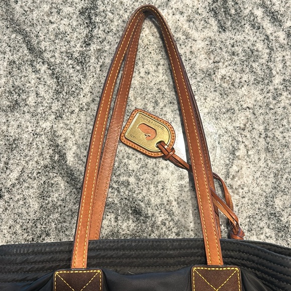 Dooney and Bourke commuter bag! - Picture 4 of 13